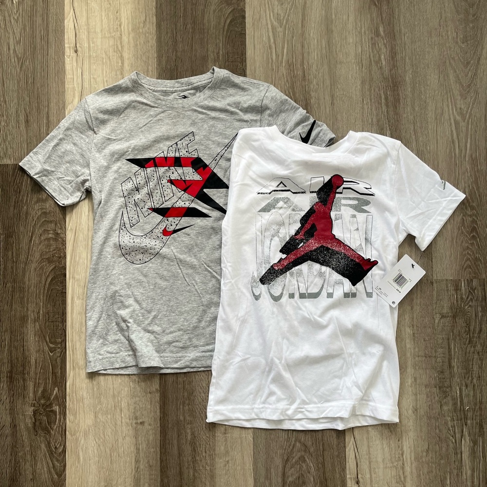 Nike / Jordan Kids Graphic T-Shirts - Gray and White